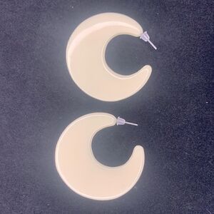 Retro Cream Colored Crescent Moon Shaped Pierced Earrings